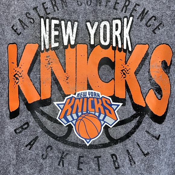 NWOT NBA Youth Heathered Gray New York Knicks Fleece Crew Sweatshirt - Picture 2 of 8